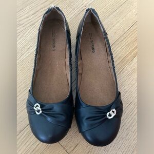 Call it Spring: Black Flats with Zipper Flats